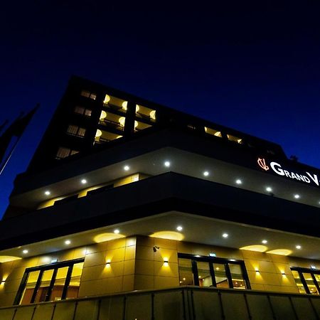Grand View Hotel & Suites Copou Iasi Buitenkant foto