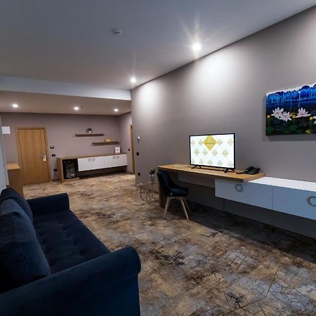 Grand View Hotel & Suites Copou Iasi Buitenkant foto