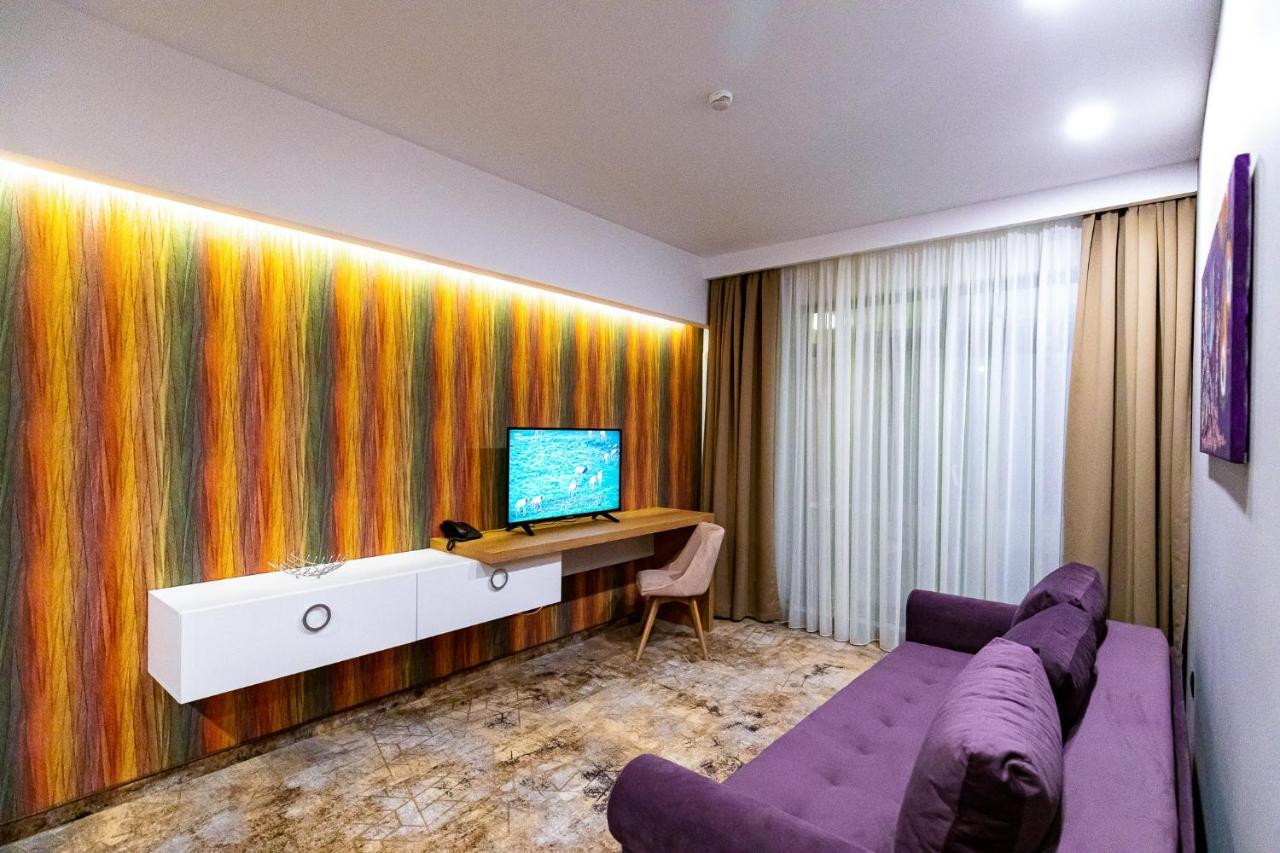 Grand View Hotel & Suites Copou Iasi Buitenkant foto