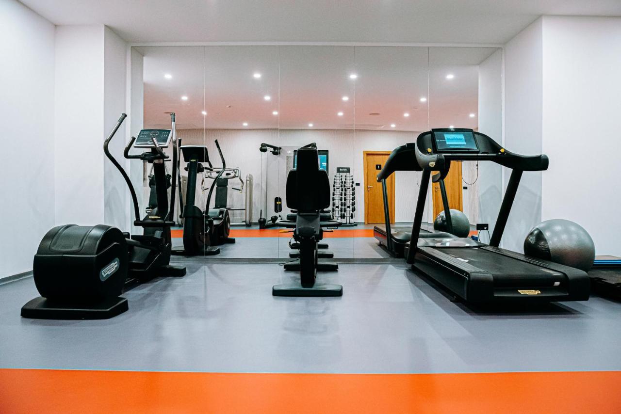 Grand View Hotel & Suites Copou Iasi Buitenkant foto