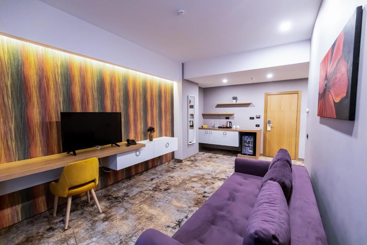 Grand View Hotel & Suites Copou Iasi Buitenkant foto
