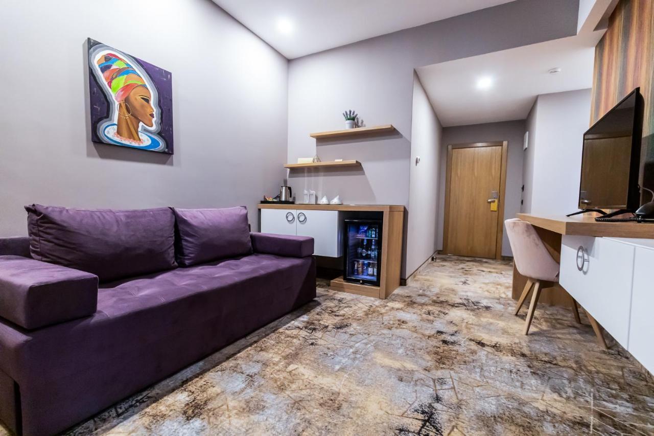 Grand View Hotel & Suites Copou Iasi Buitenkant foto